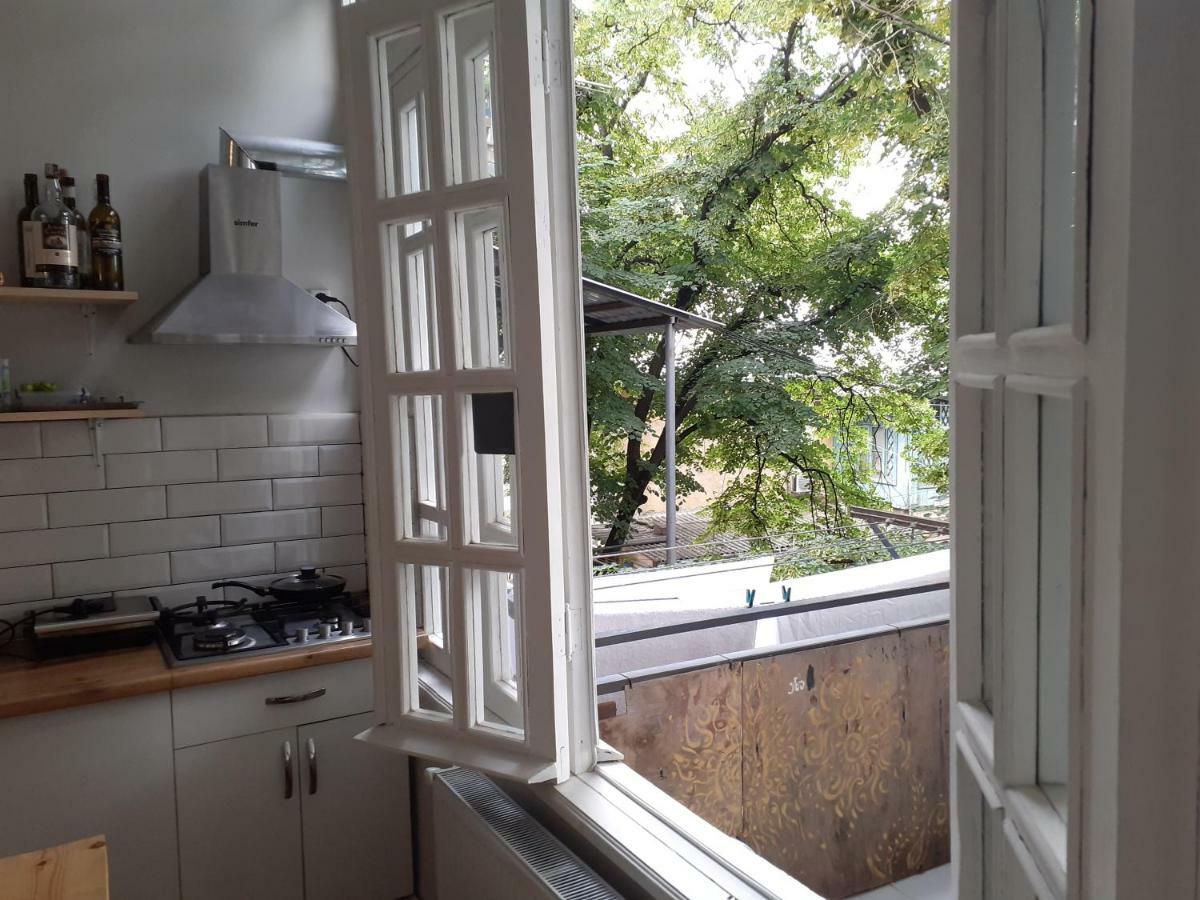 Woodmood Hostel Tbilisi Exterior foto